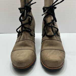 Sorel Women's Lace-Up Boots in Tan and Black